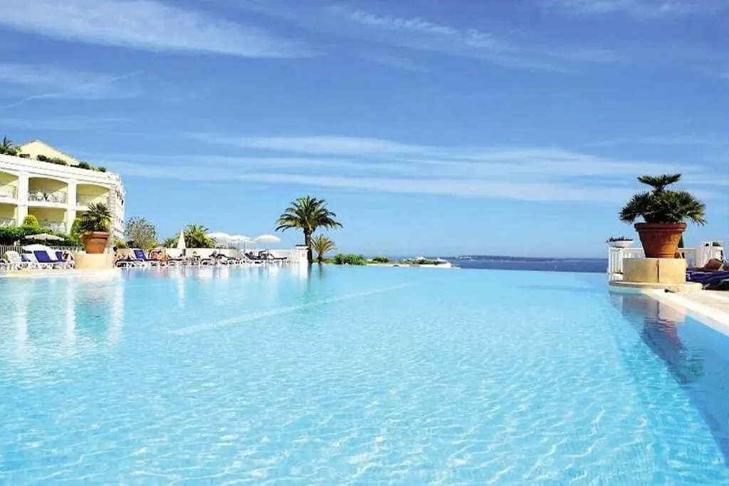 Un Studio De Charme Vue Mer & Piscine D'Exception Apartment Cannes