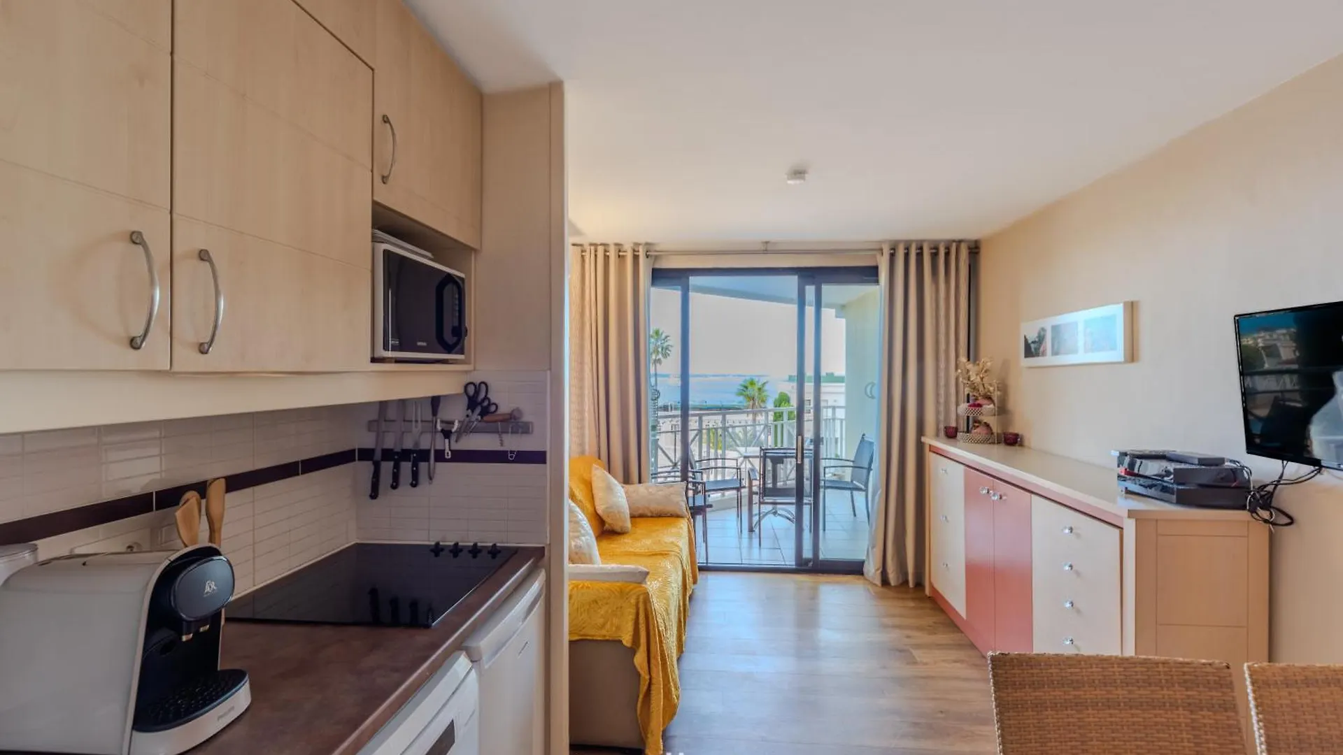 Apartment Un Studio De Charme Vue Mer & Piscine D'Exception