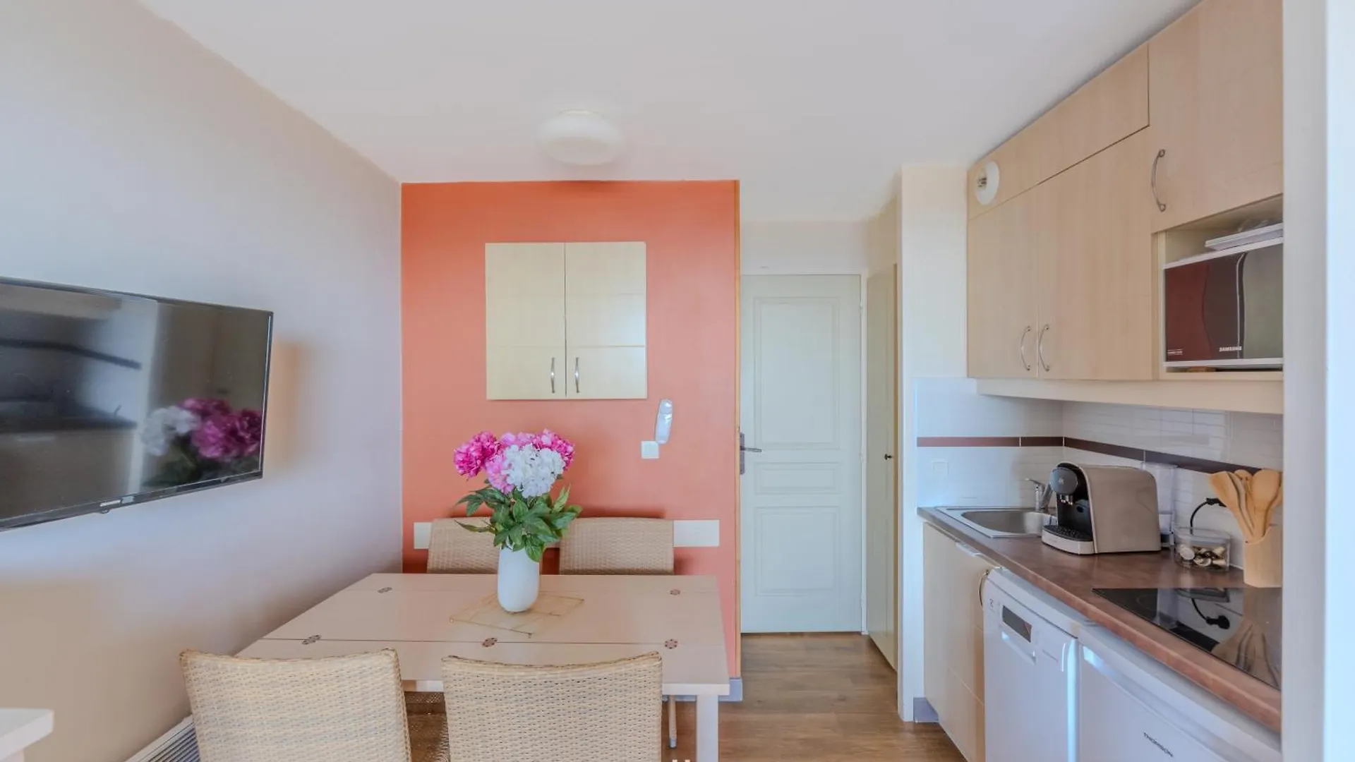 Apartment Un Studio De Charme Vue Mer & Piscine D'Exception France