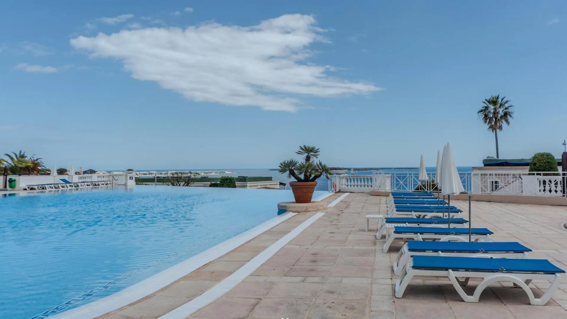 Un Studio De Charme Vue Mer & Piscine D'Exception Apartment