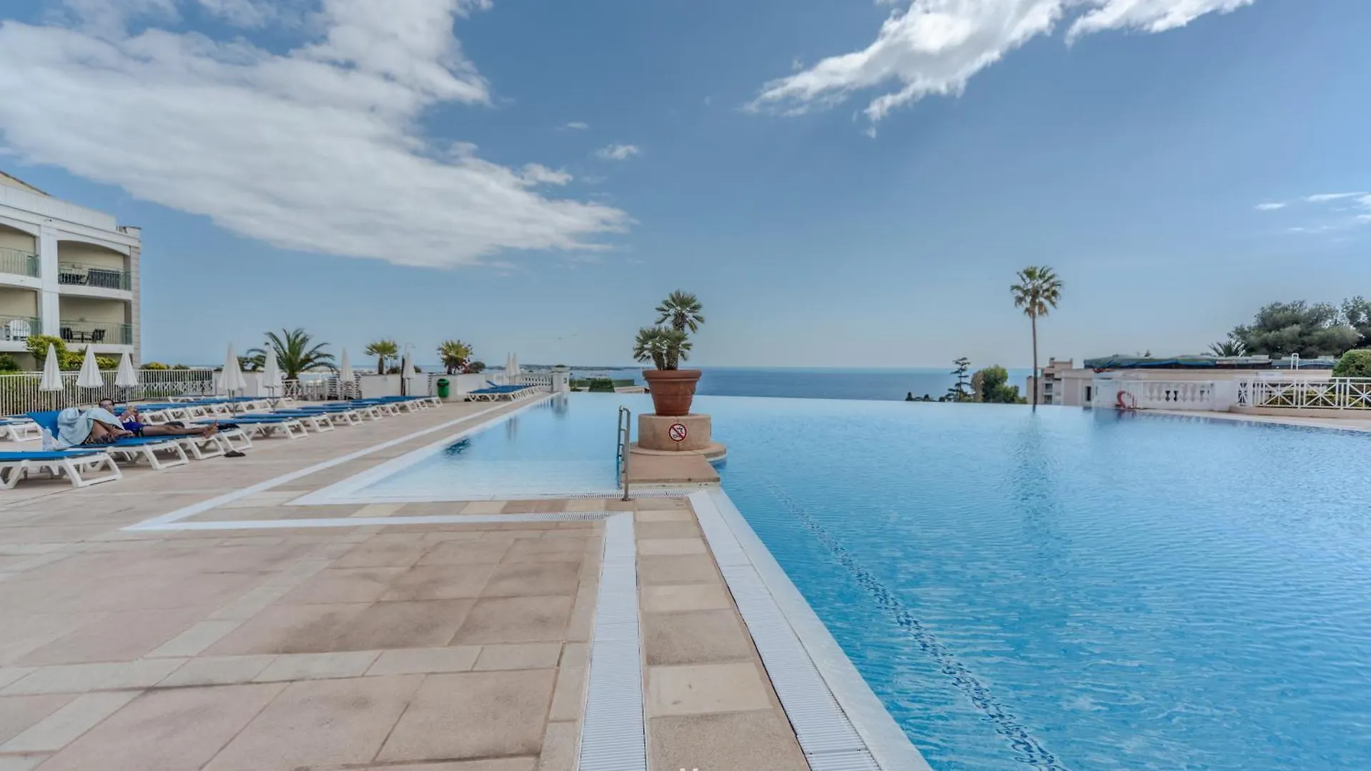 Un Studio De Charme Vue Mer & Piscine D'Exception Cannes