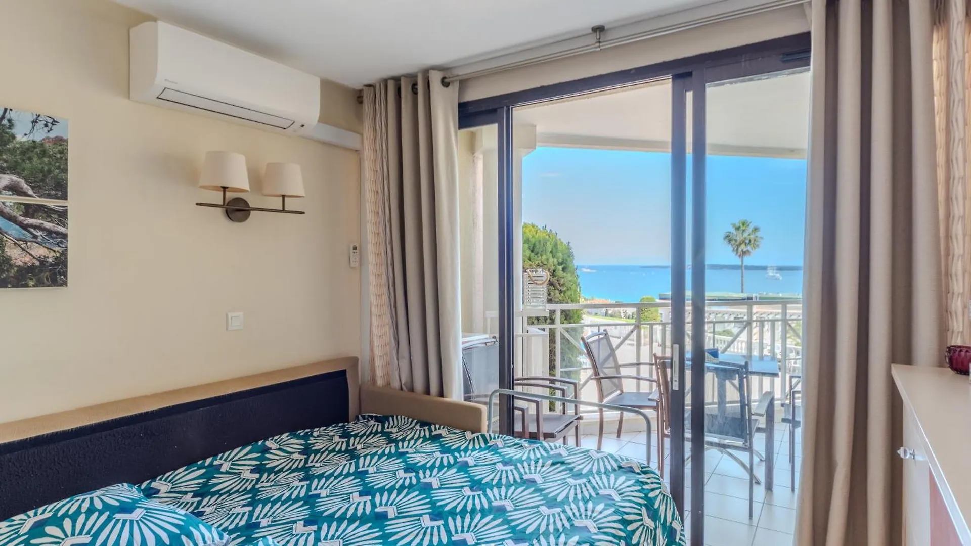Un Studio De Charme Vue Mer & Piscine D'Exception Apartment Cannes