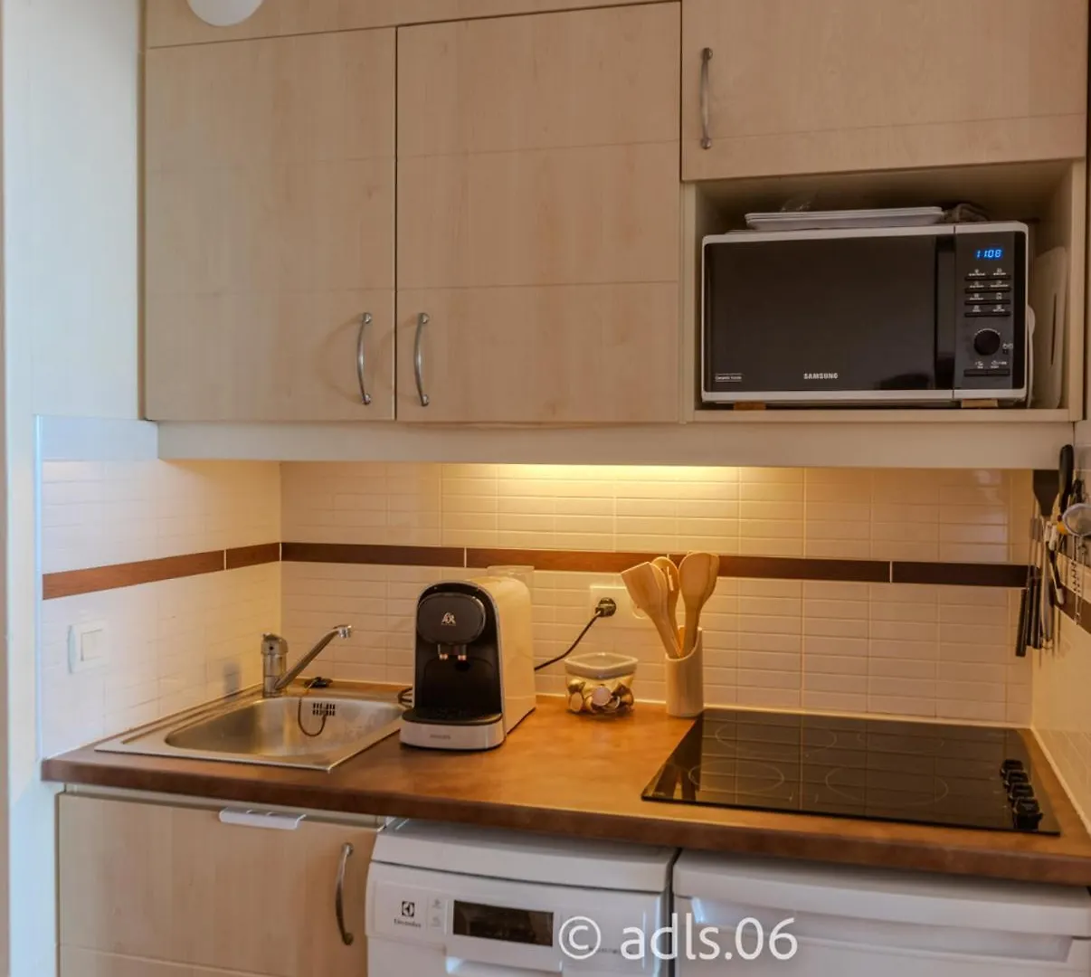 Un Studio De Charme Vue Mer & Piscine D'Exception Apartment Cannes