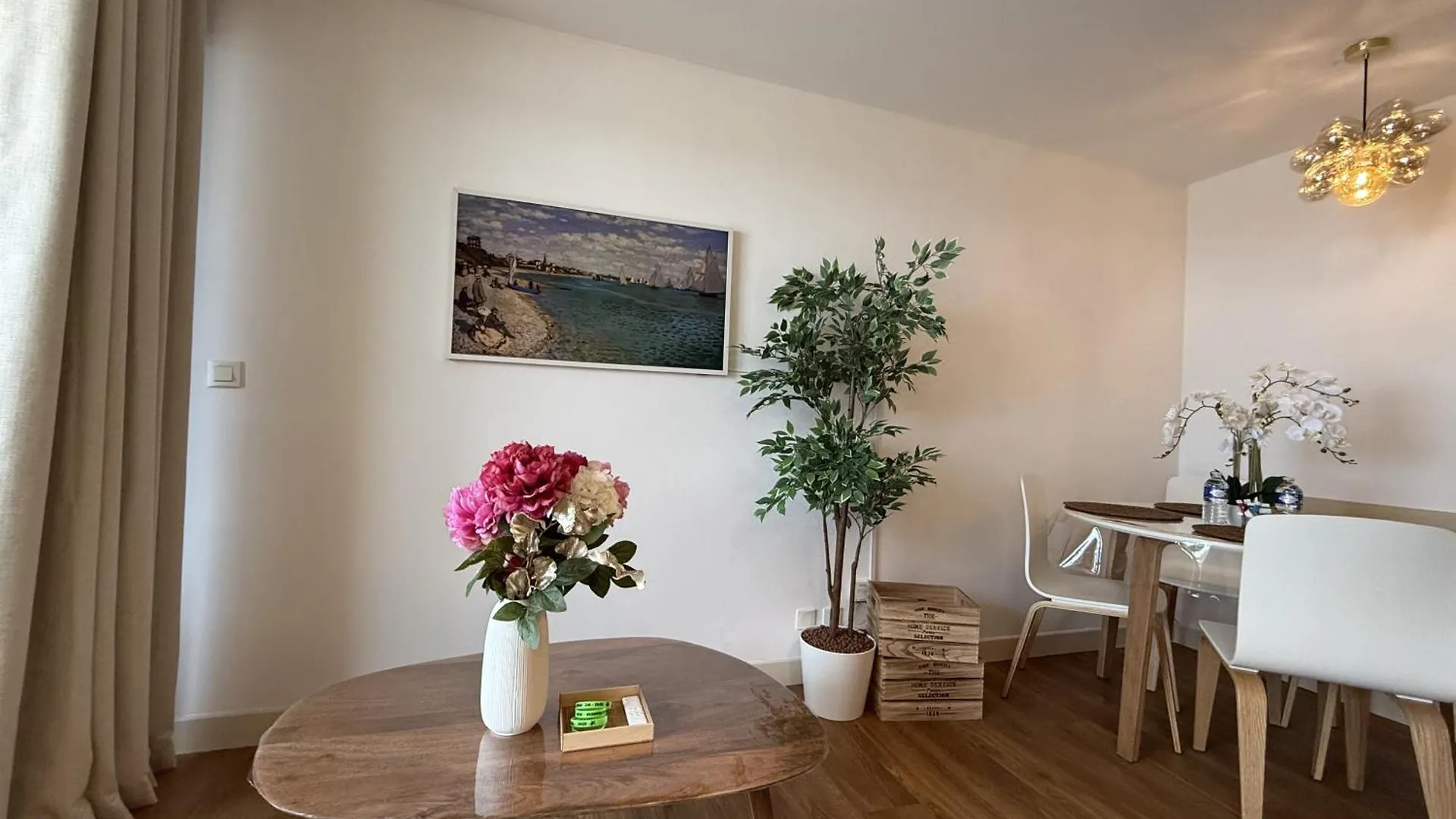 Un Studio De Charme Vue Mer & Piscine D'Exception 0*, Cannes France