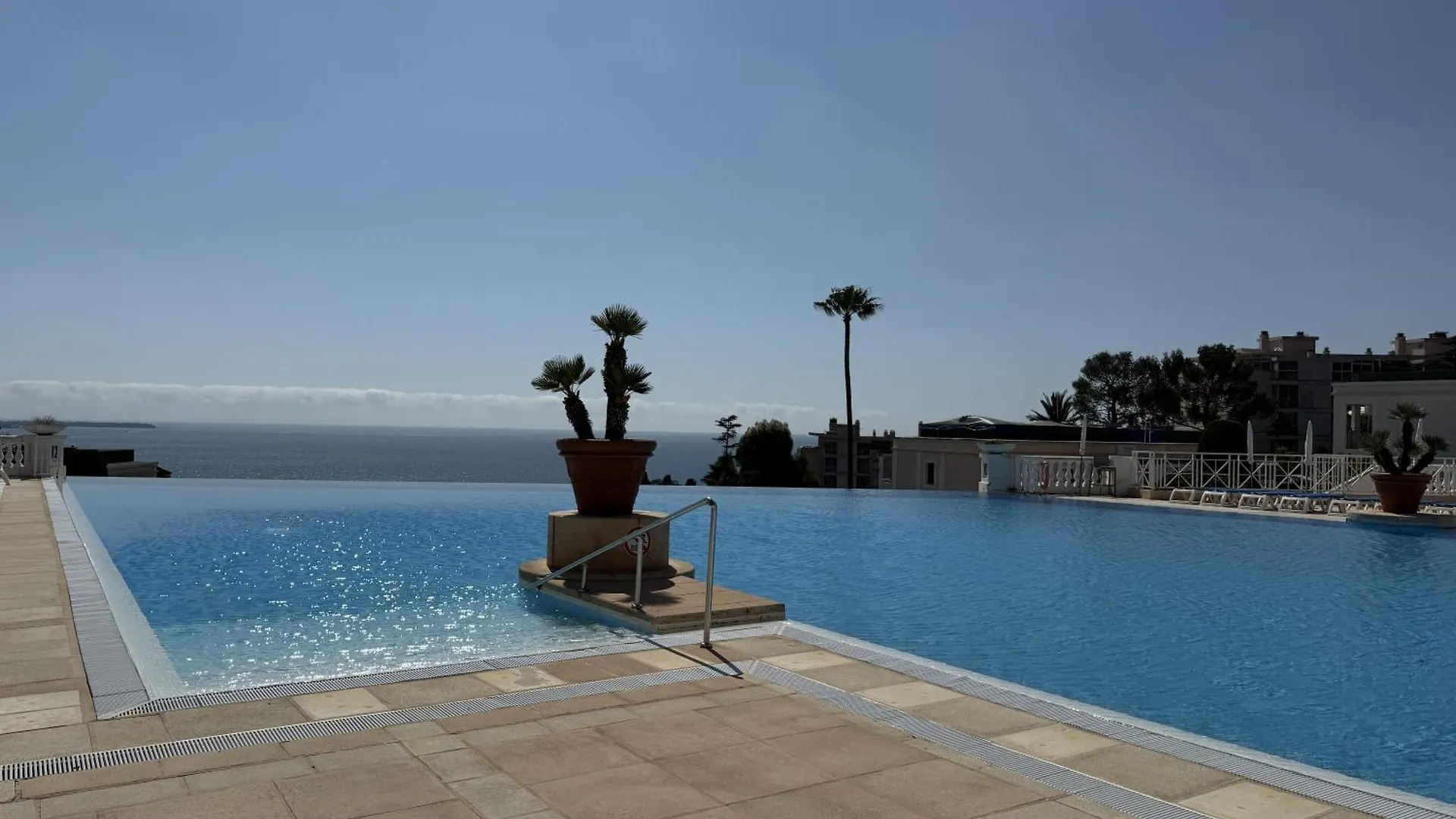 Un Studio De Charme Vue Mer & Piscine D'Exception 0*, Cannes France