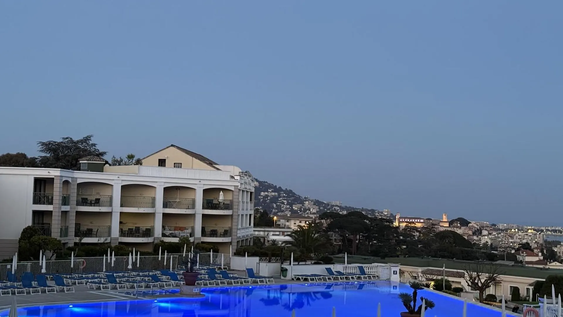 Un Studio De Charme Vue Mer & Piscine D'Exception Cannes