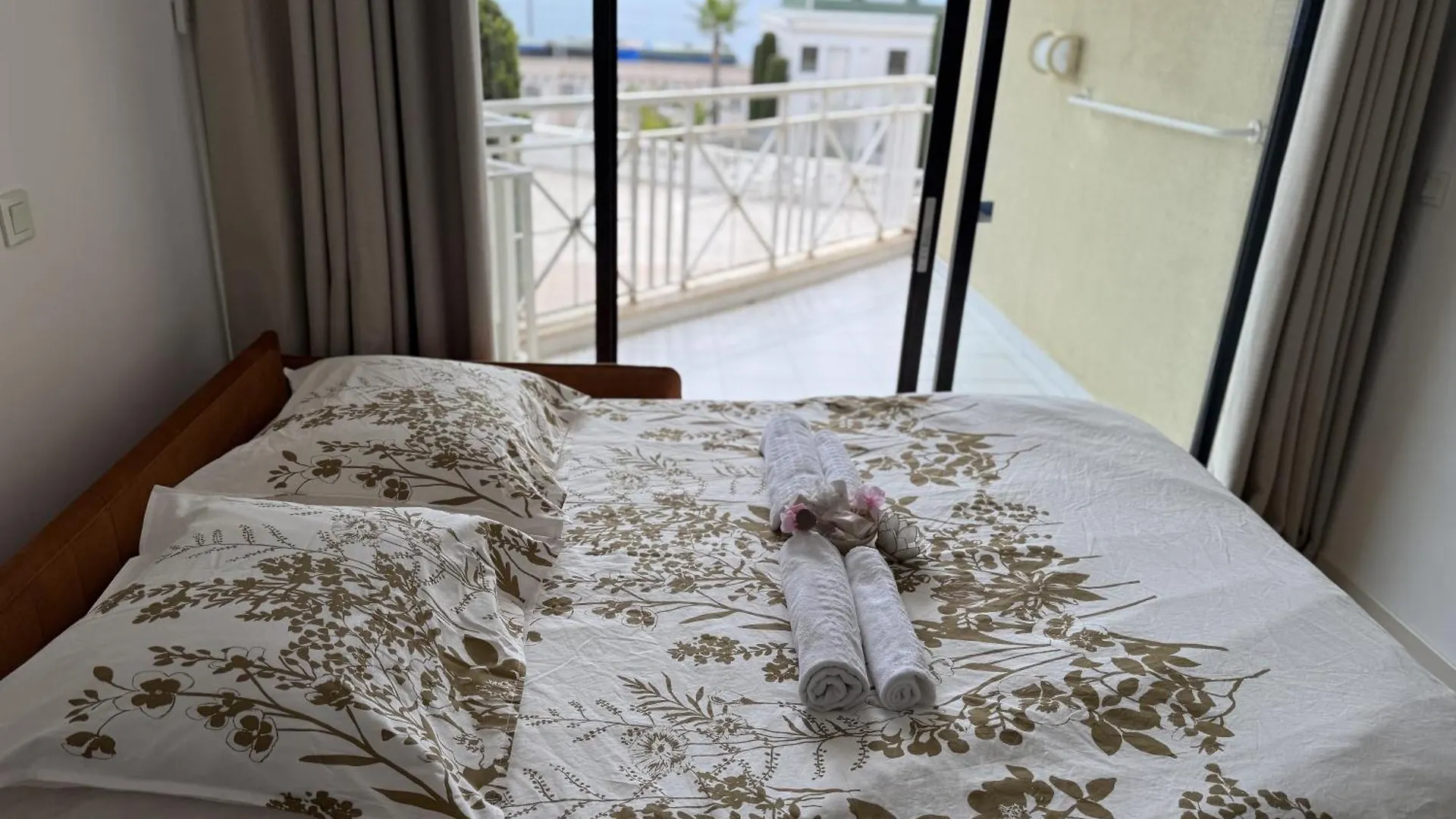 Un Studio De Charme Vue Mer & Piscine D'Exception Apartment