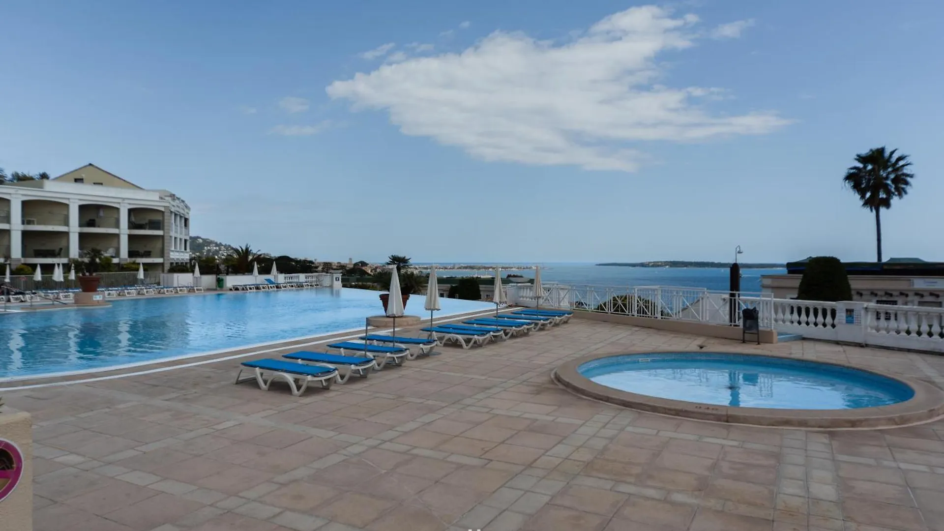 Apartment Un Studio De Charme Vue Mer & Piscine D'Exception