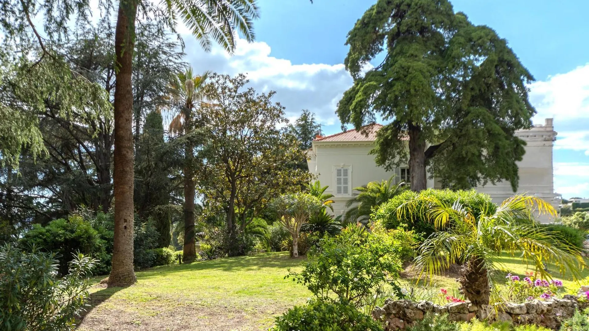Un Studio De Charme Vue Mer & Piscine D'Exception Apartment Cannes